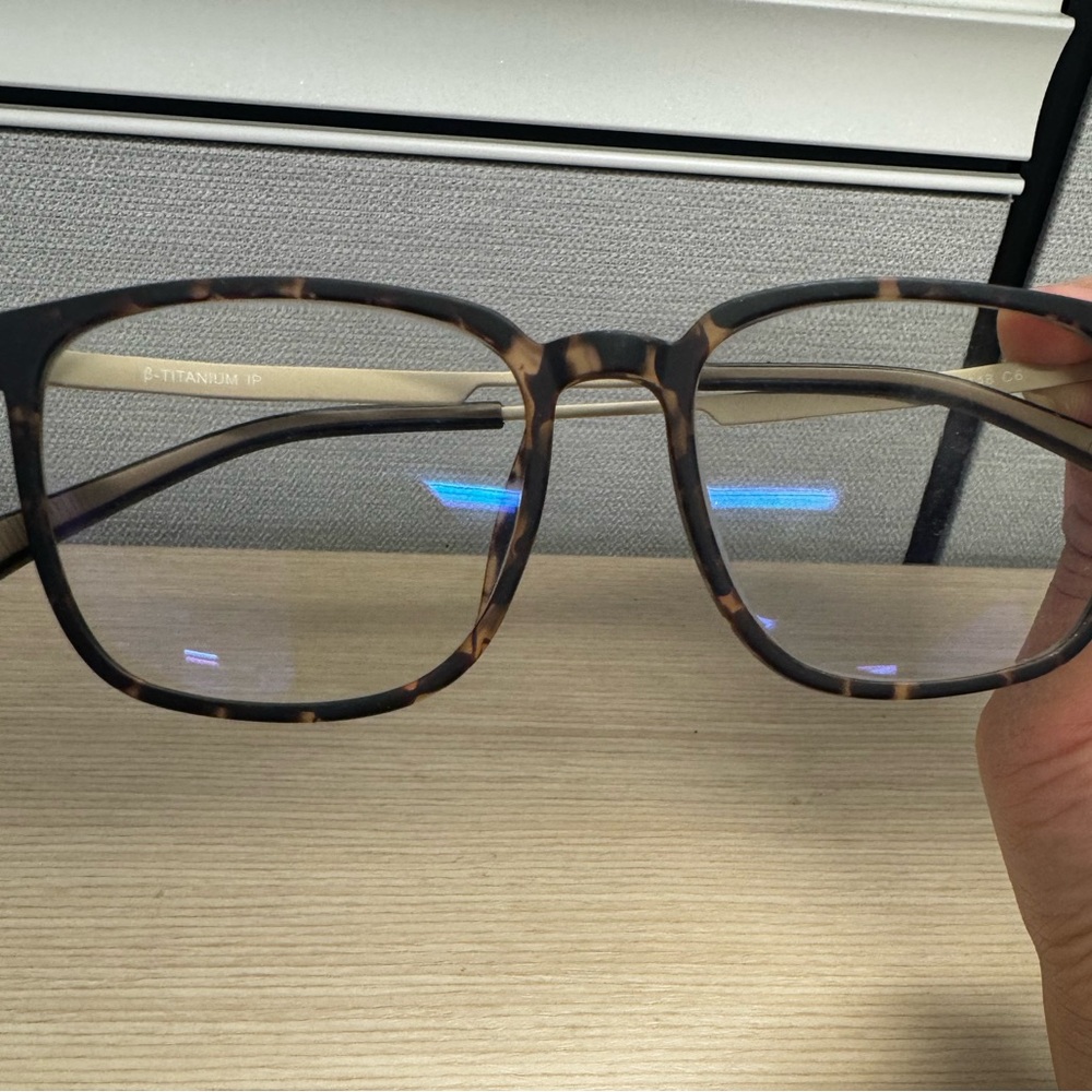 Super cute and good condition Korean glass.